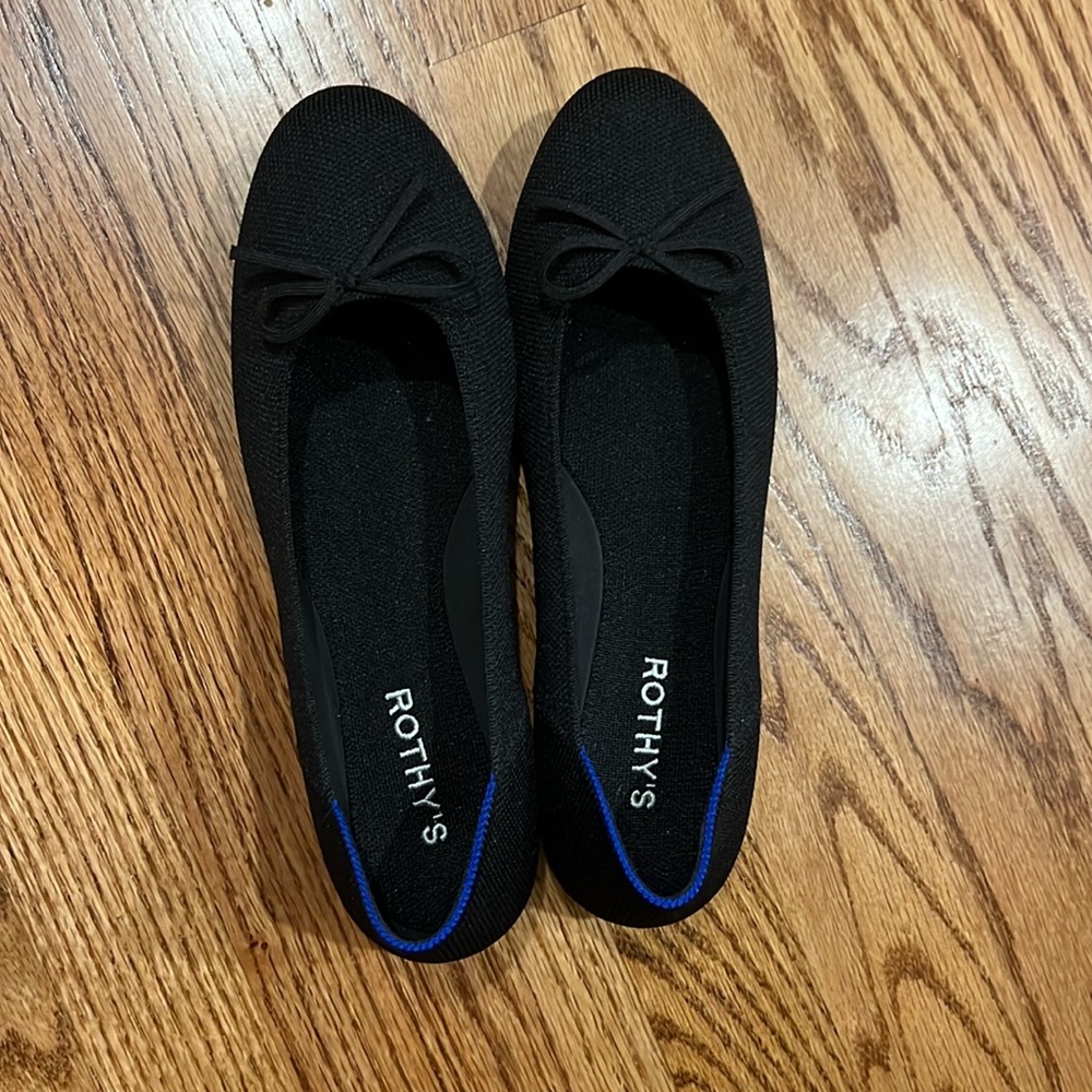Like New Rothy’s black bow flats size 9